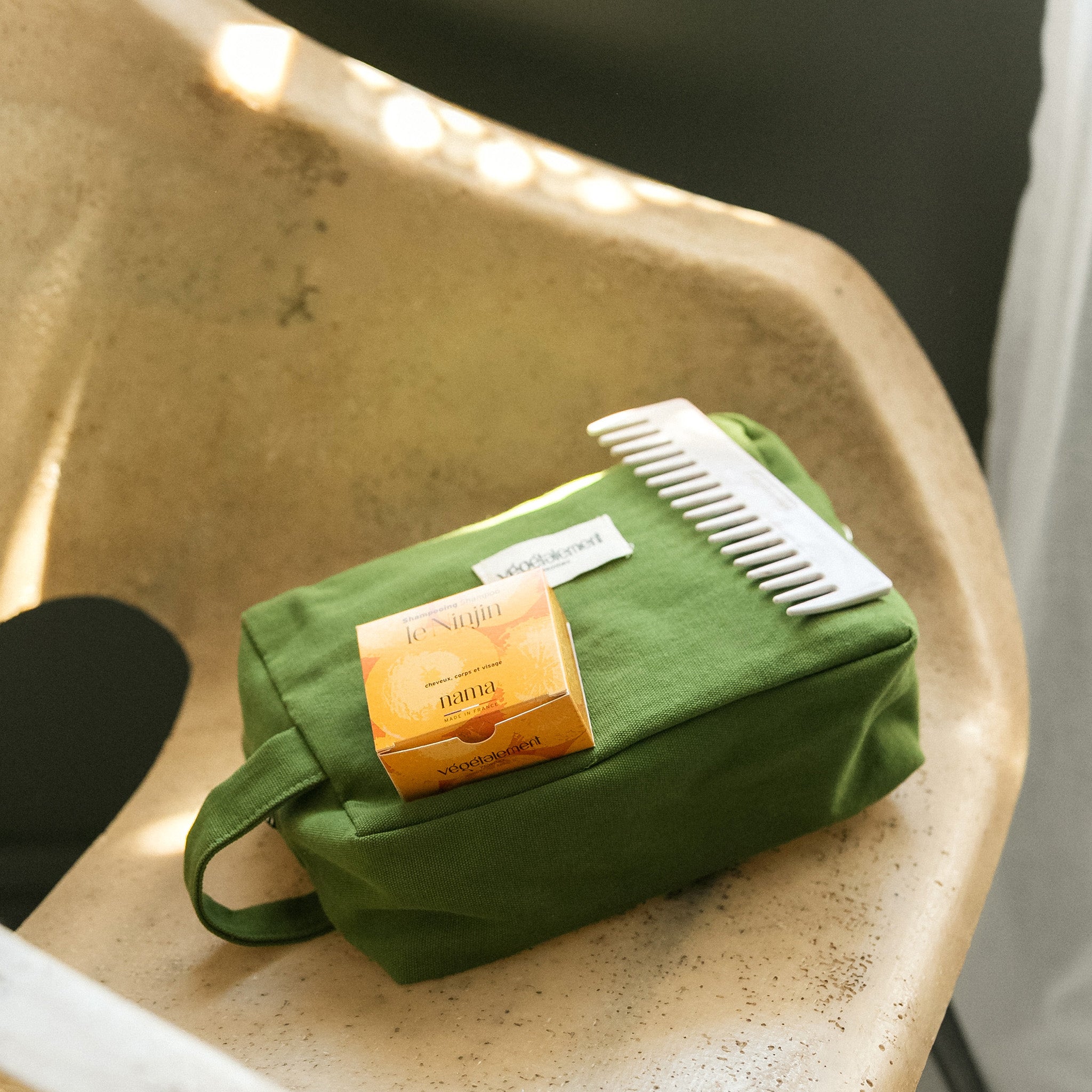 Végétalement Provence Mes Essentiels trousse voyage kit solide