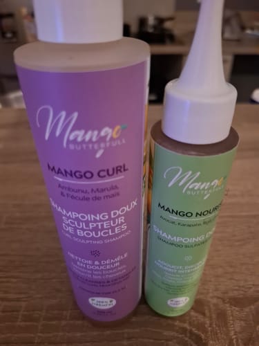 Mango Butterfull Mango Nourish shampoing doux 100ml savon noir